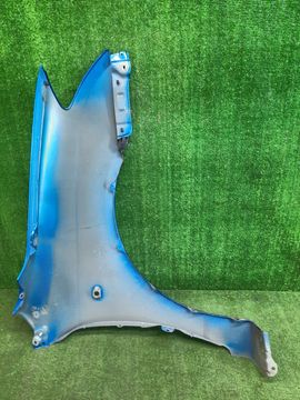 КРЫЛО НА TOYOTA COROLLA RUNX NZE121