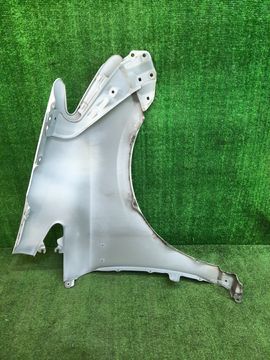 КРЫЛО НА TOYOTA PRIUS ALPHA ZVW41W