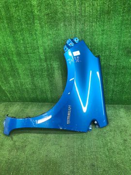 КРЫЛО НА TOYOTA AQUA NHP10