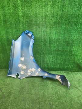 КРЫЛО НА TOYOTA AQUA NHP10