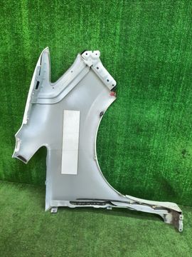 КРЫЛО НА NISSAN SERENA C26