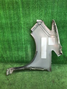 КРЫЛО НА NISSAN SERENA C26