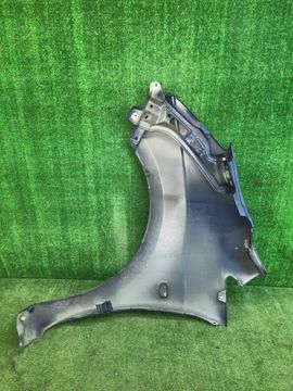 КРЫЛО НА TOYOTA ISIS ZNM10G