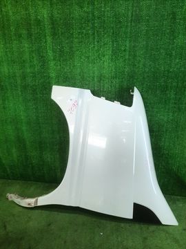 КРЫЛО НА NISSAN ELGRAND E50