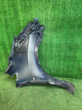КРЫЛО НА TOYOTA ISIS ZNM10G