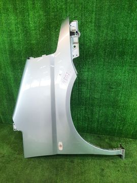 КРЫЛО НА NISSAN SERENA C24