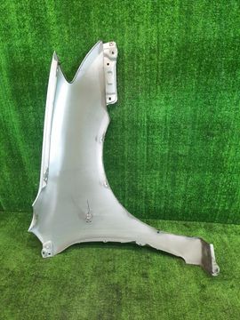 КРЫЛО НА TOYOTA ALLEX NZE121