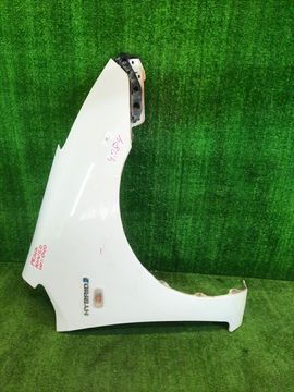 КРЫЛО НА TOYOTA PRIUS NHW20