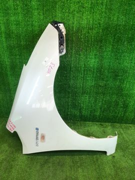 КРЫЛО НА TOYOTA PRIUS NHW20