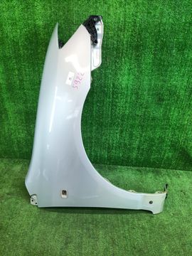КРЫЛО НА TOYOTA FIELDER NZE121