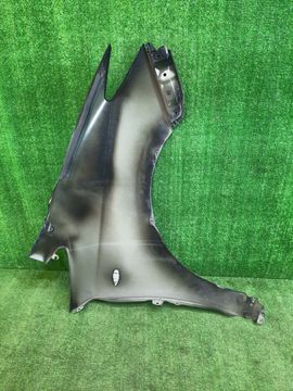 КРЫЛО НА TOYOTA WISH ZGE20