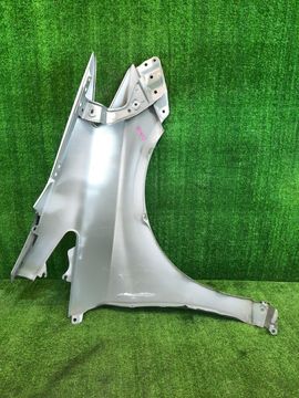 КРЫЛО НА TOYOTA PRIUS ZVW30