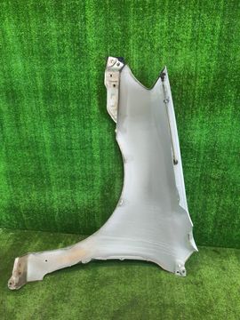КРЫЛО НА TOYOTA FIELDER NZE121