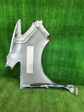 КРЫЛО НА NISSAN SERENA C26