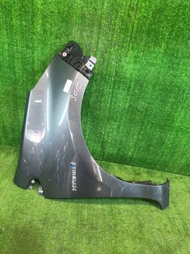 КРЫЛО НА TOYOTA AQUA NHP10