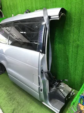 КРЫЛО НА TOYOTA NOAH SR40