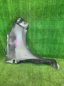 КРЫЛО НА TOYOTA AQUA NHP10
