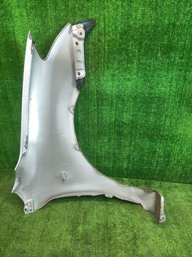 КРЫЛО НА TOYOTA ALLEX NZE121