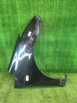 КРЫЛО НА TOYOTA WISH ZNE10