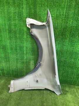 КРЫЛО НА TOYOTA PROGRES JCG10