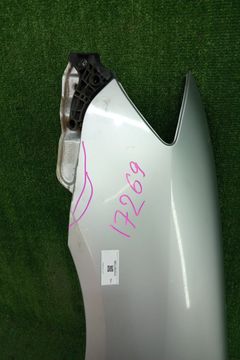 КРЫЛО НА TOYOTA COROLLA FIELDER ZZE122G