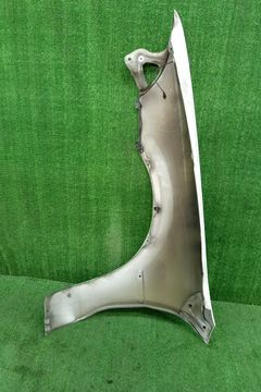 КРЫЛО НА TOYOTA CARINA ED ST182