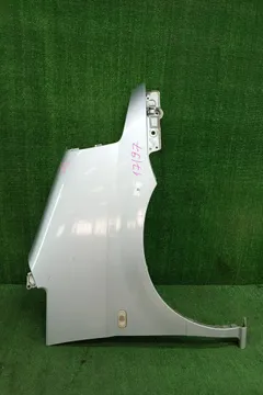 КРЫЛО НА NISSAN SERENA TC24