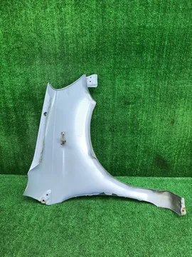 КРЫЛО НА TOYOTA VITZ NCP10
