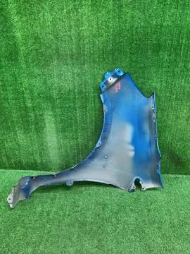 КРЫЛО НА TOYOTA AQUA NHP10