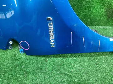 КРЫЛО НА TOYOTA AQUA NHP10