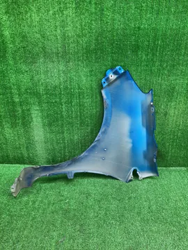 КРЫЛО НА TOYOTA AQUA NHP10