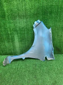 КРЫЛО НА TOYOTA AQUA NHP10