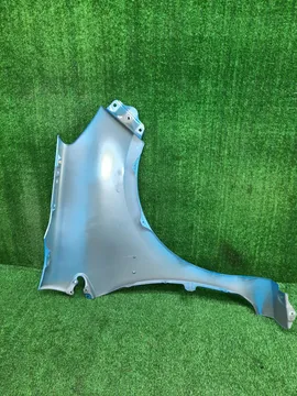КРЫЛО НА TOYOTA AQUA NHP10