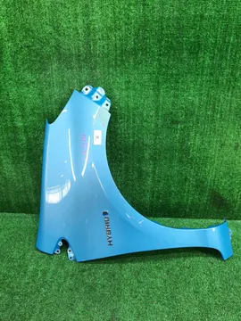 КРЫЛО НА TOYOTA AQUA NHP10
