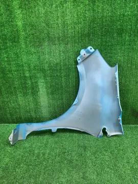 КРЫЛО НА TOYOTA AQUA NHP10