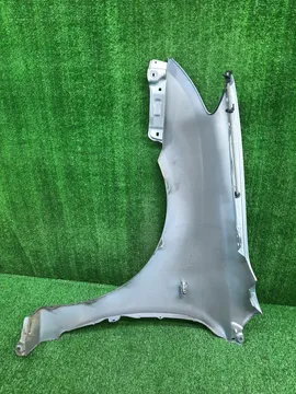 КРЫЛО НА TOYOTA ALLEX NZE121