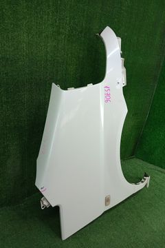 КРЫЛО НА NISSAN SERENA TC24