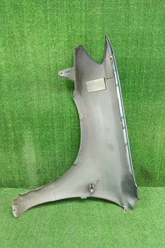 КРЫЛО НА MITSUBISHI AIRTREK CU2W