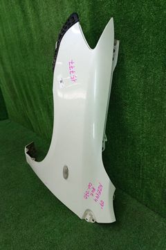 КРЫЛО НА TOYOTA COROLLA FIELDER ZRE142G