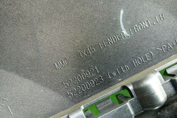 КРЫЛО НА MITSUBISHI RVR GA3W