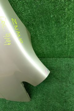 КРЫЛО НА TOYOTA ISIS ZNM10G