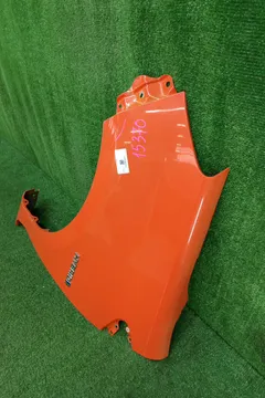 КРЫЛО НА TOYOTA AQUA NHP10