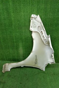 КРЫЛО НА TOYOTA PRIUS NHW20