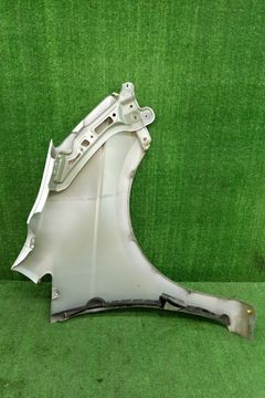 КРЫЛО НА TOYOTA ISIS ZNM10G