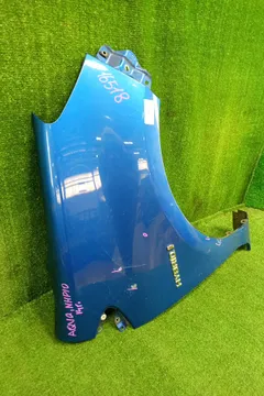 КРЫЛО НА TOYOTA AQUA NHP10