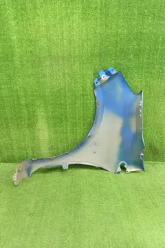 КРЫЛО НА TOYOTA AQUA NHP10