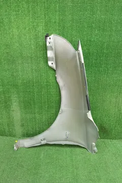 КРЫЛО НА TOYOTA AVENSIS AZT251