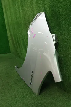 КРЫЛО НА TOYOTA VOXY ZWR80G
