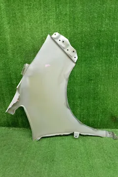 КРЫЛО НА TOYOTA VOXY ZWR80G