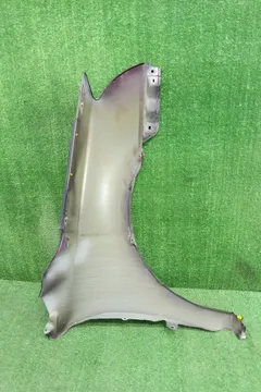 КРЫЛО НА TOYOTA AVENSIS AZT251